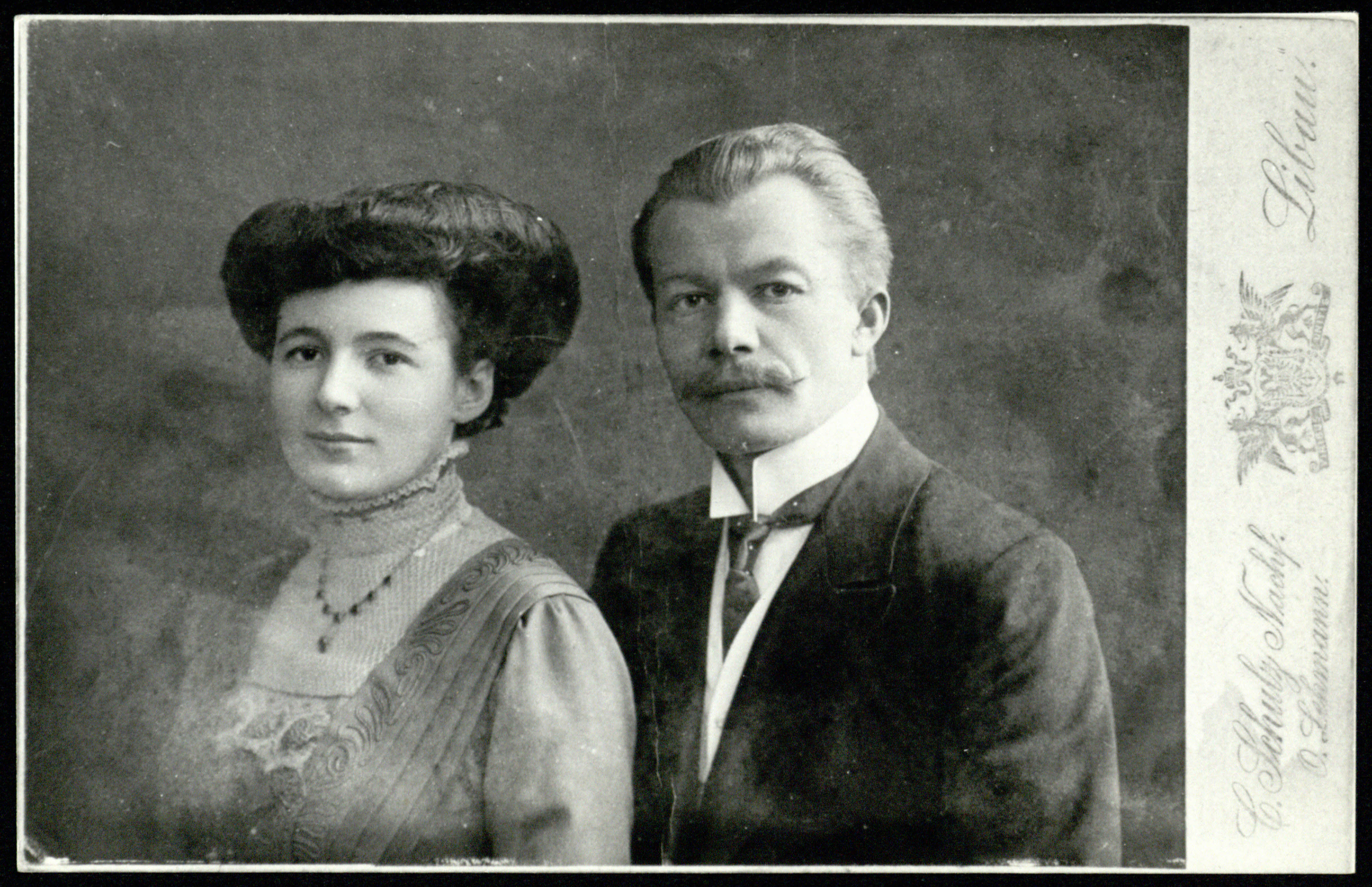 Su žmona Sklėrius susipažino Liepojoje, visą gyvenimą jie buvo impozantiška pora